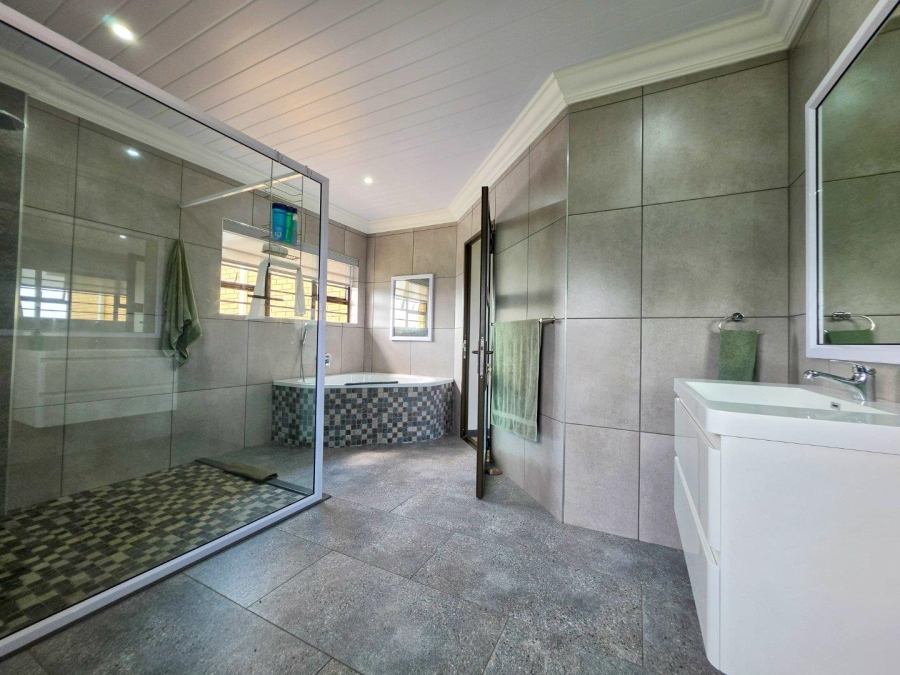 3 Bedroom Property for Sale in Stilbaai Wes Western Cape